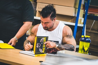 Treeniatlaksen signeerausreissu!